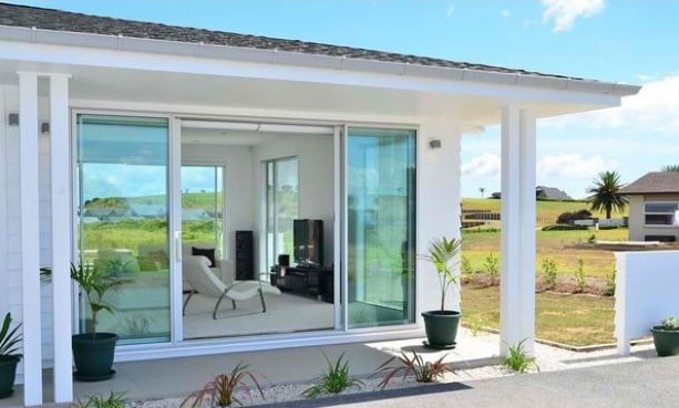 Pintu Aluminium Minimalis